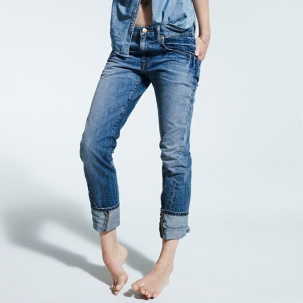 J.Crew Eastwood medium wash blue 100% cotton broken in boyfriend Jean size 26